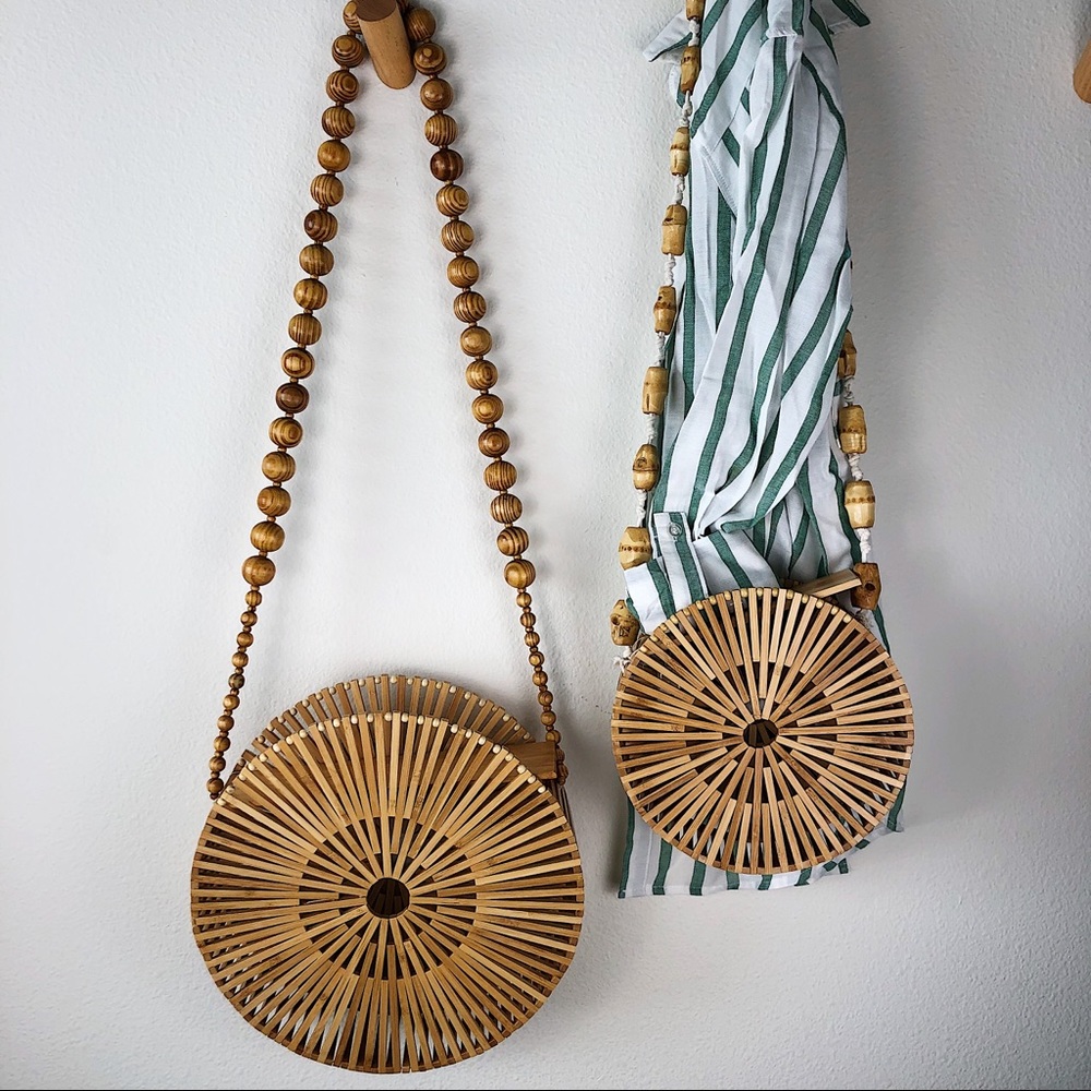 ROUND BAMBOO WOODEN BAG 🌻💛 - Picture 6 of 7